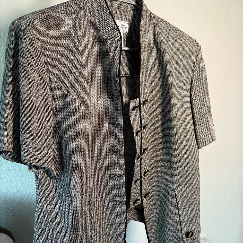 Chic Gray Short Sleeve Blazer
